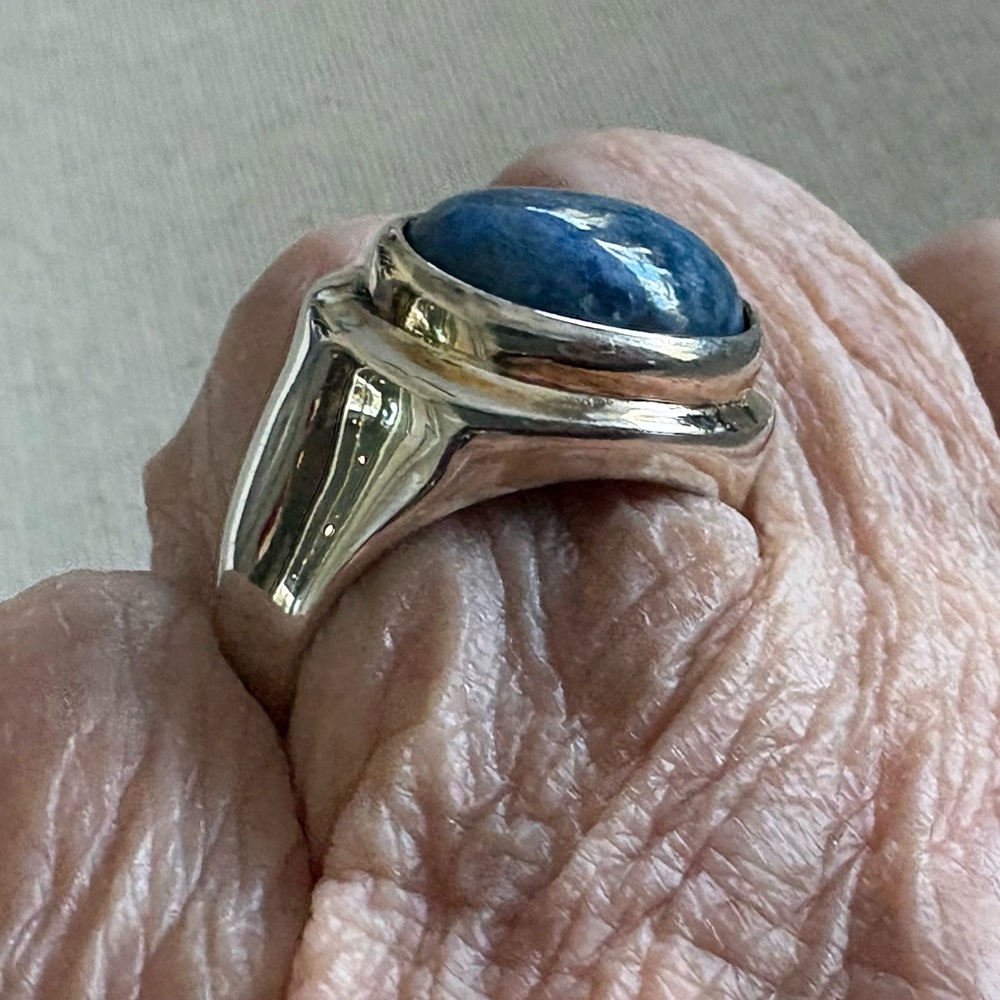 Sterling Silver & Denim Lapis Cabochon Ring - Picture 3 of 12